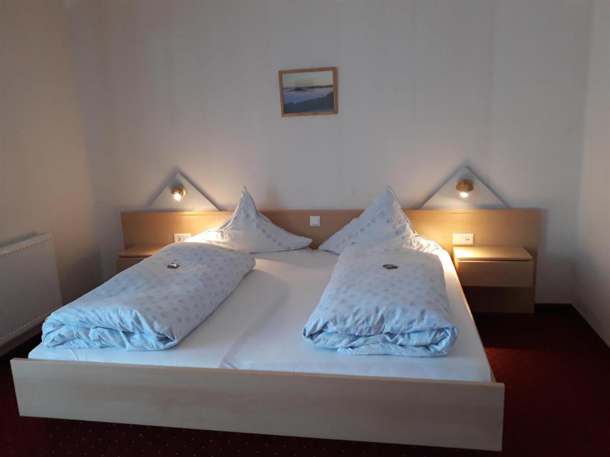Rhoener Landhotel Haus Zur Wasserkuppe Ehrenberg  Esterno foto