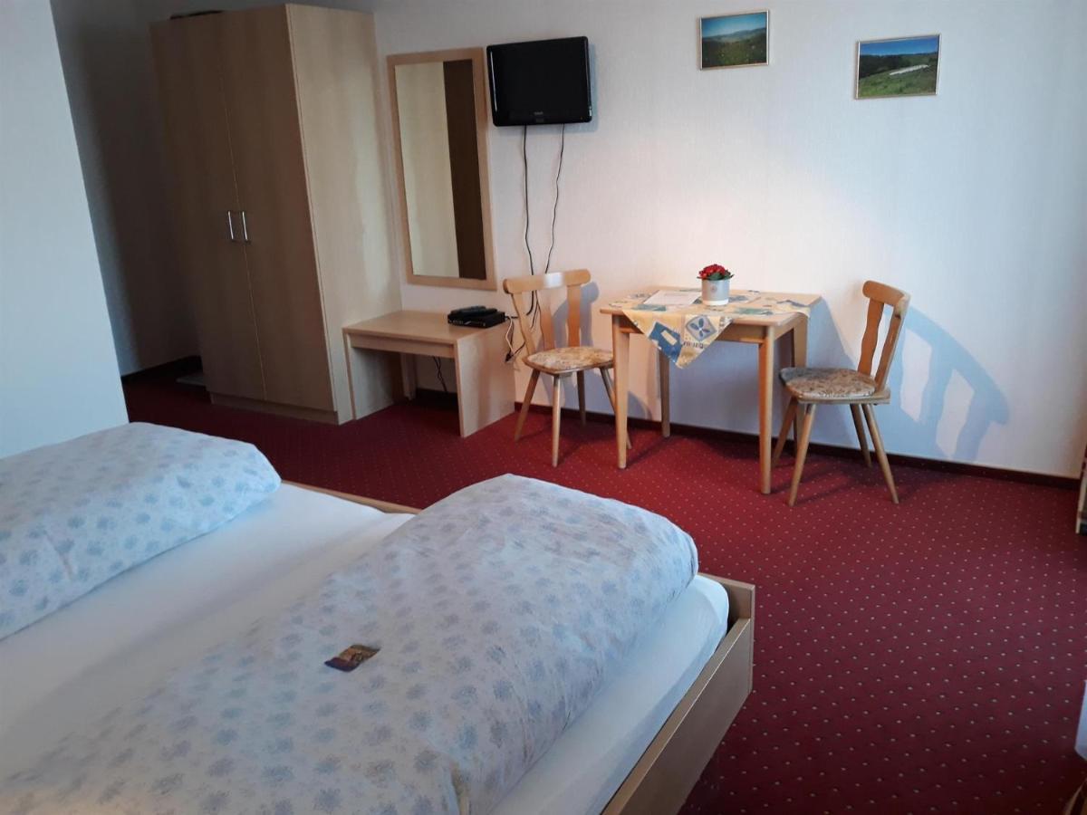 Rhoener Landhotel Haus Zur Wasserkuppe Ehrenberg  Esterno foto
