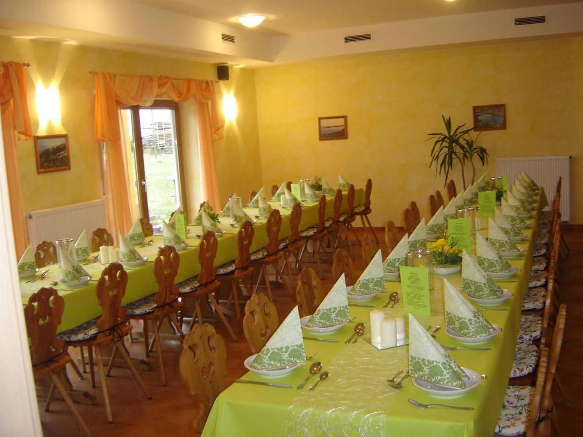 Rhoener Landhotel Haus Zur Wasserkuppe Ehrenberg  Esterno foto